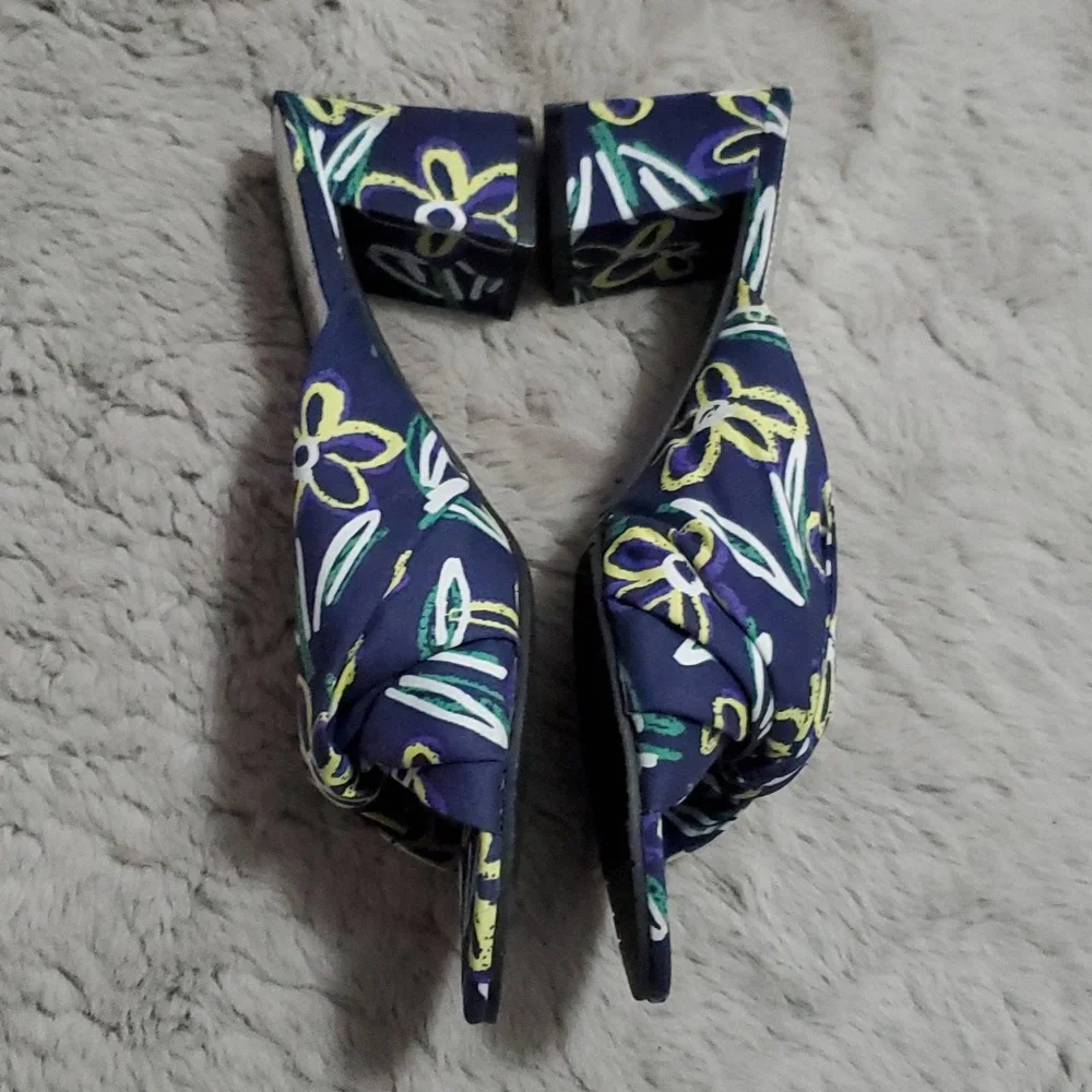 Adrianna Papell floral block heels - Picture 6 of 11